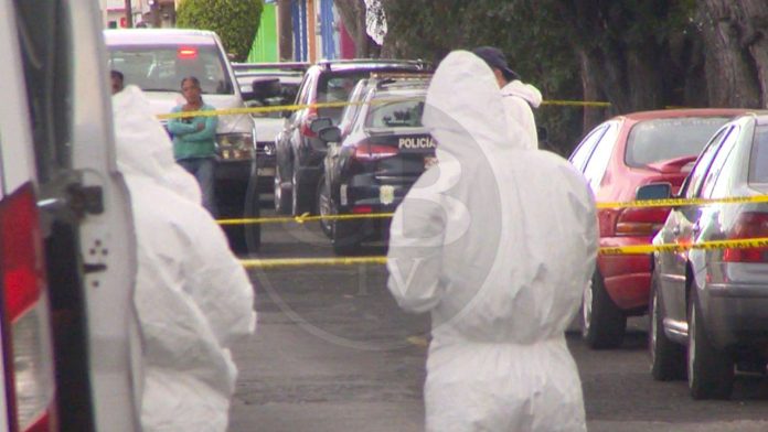 MORELIA: Lo matan a balazos en la Molino de Parras; una mujer queda herida