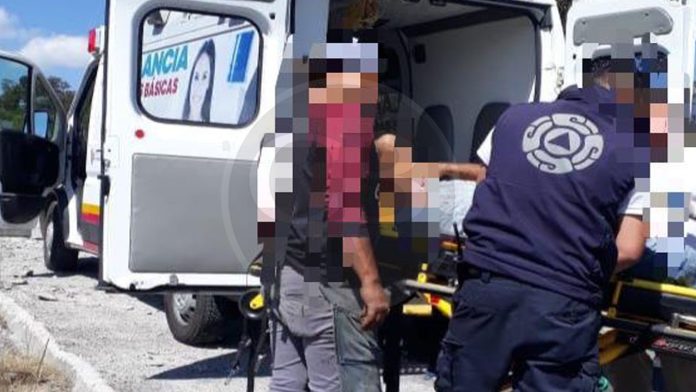 Saldo de tres muertos y un herido al chocar dos camionetas de frente