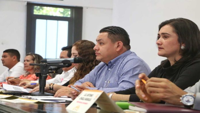 Solicitará Víctor Manríquez que el DAP se invierta en renovar alumbrado público de Uruapan