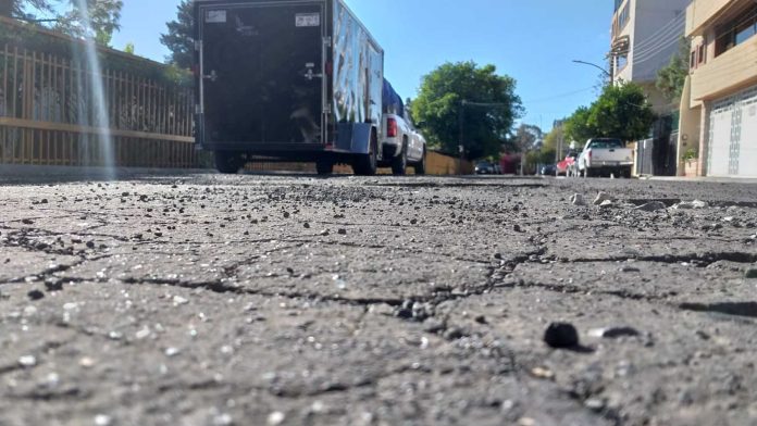 Vecinos de la Nueva Chapultepec, se quejan de los baches de sus calles
