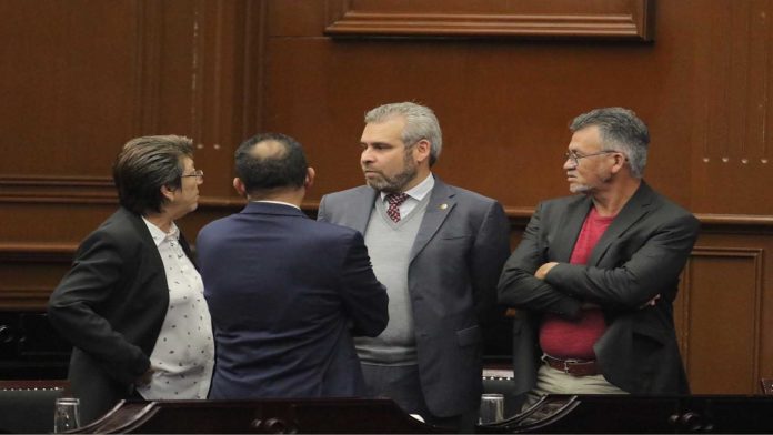 Diputados mantienen lucha en contra de la deuda del estado: Ramírez Bedolla