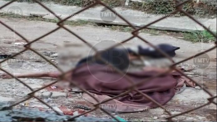Hallan a una mujer encobijada en la Guadalupe Victoria