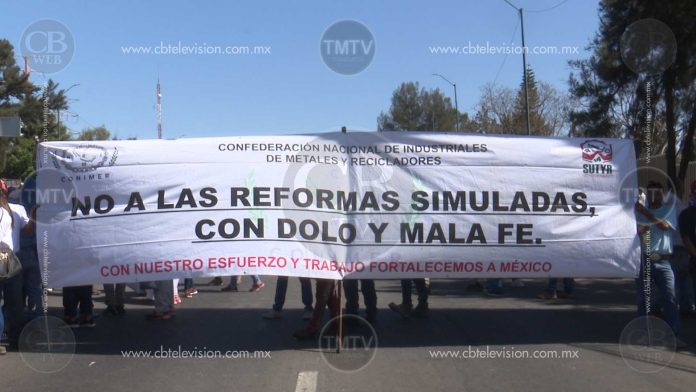 Recolectores se manifiestan contra la privatización de basura; en riesgo más de 4 millones de empleos
