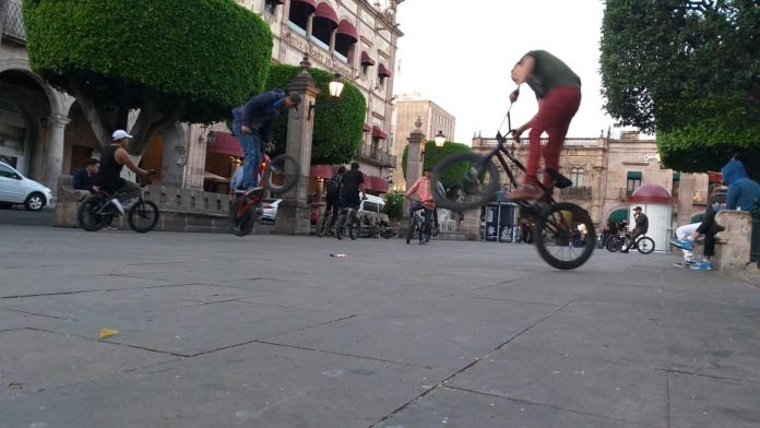 Presencia de Bikers en el centro histórico molesta a los morelianos