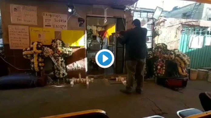 Video: Violinista despide a la pequeña Fátima con recital y conmueve en redes