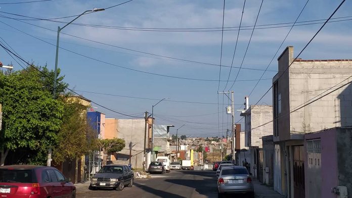 Vecinos denuncian mal funcionamiento en las luminarias