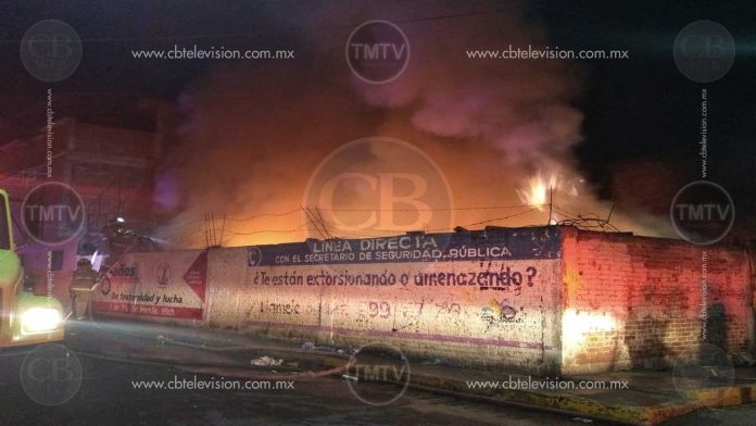 Incendio en recicladora podría haber sido provocado; asegura propietario