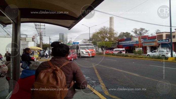 Usuarios del transporte público denuncian mal servicio de las rutas Villas del Pedregal y Villa Magna