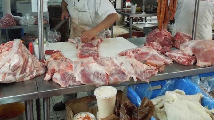 México: Carnicero mata a cliente por ensuciar el piso del mercado