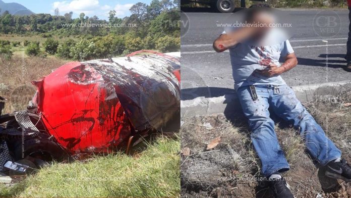 Vuelca pipa con maleza en la carretera a Los Reyes; el chofer vive de milagro