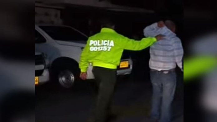 Video: Niña confiesa durante el funeral de su madre que su padrastro la violaba