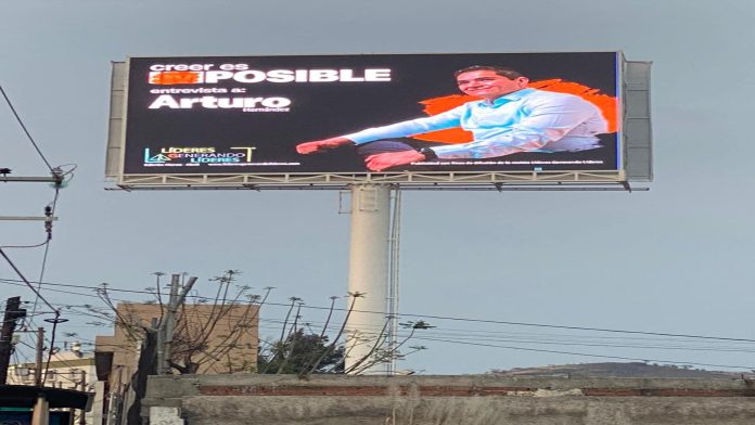 “Inician Precampañas en espectaculares de Michoacán”
