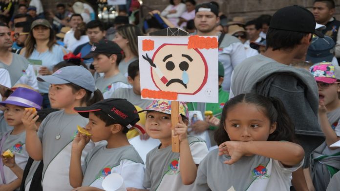 Ayuntamiento participa en recorrido “Día Michoacano sin Fumar”
