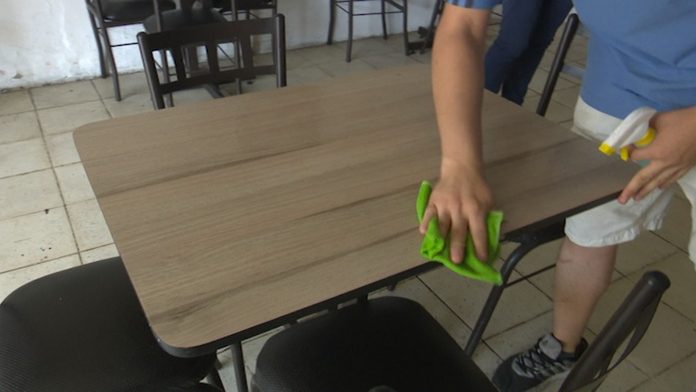 Contingencia por Covid-19 afecta a locales de comida en Morelia