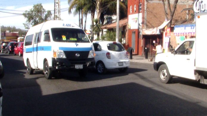 Habitantes del fraccionamiento Mariano Michelena reportan incidentes a causa de un reductor de velocidad