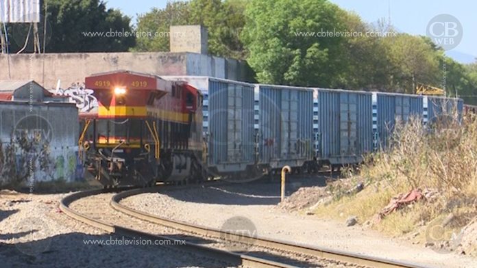 Tren en Morelia causa un completo dolor de cabeza, aseguran ciudadanos
