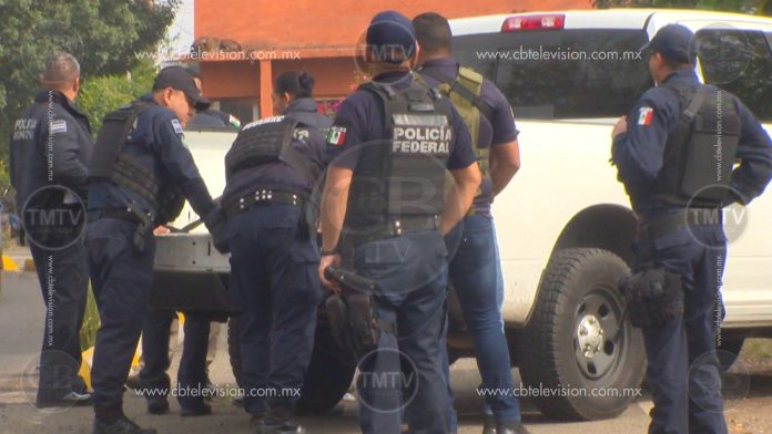 Policía Michoacán arresta a dos gatilleros tras enfrentamiento a balazos en Zamora