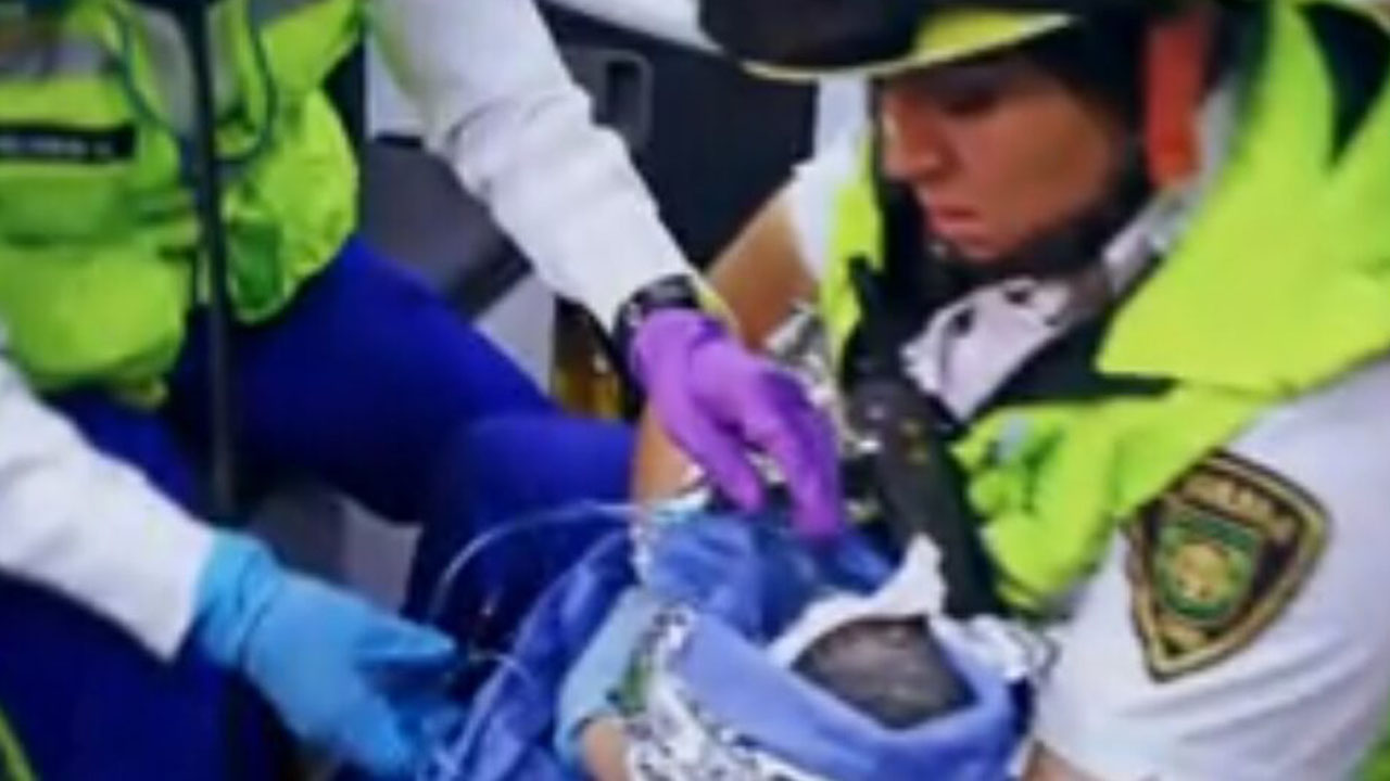 Localizan a bebé sin vida en la basura; podría ser gemelo de recién nacida rescatada de entre paredes Localizan a bebé sin vida en la basura; podría ser gemelo de recién nacida rescatada de entre paredes