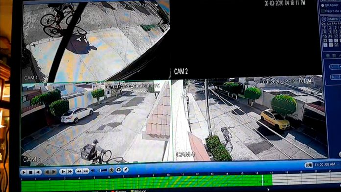 Video: Captan a repartidor de comida por app, robando una bicicleta