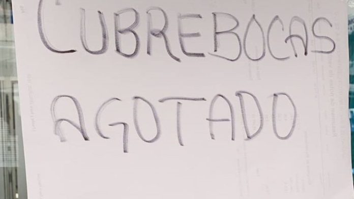 Eficacia de cubrebocas y gel antibacterial no está acreditada, y aún así hay escasez
