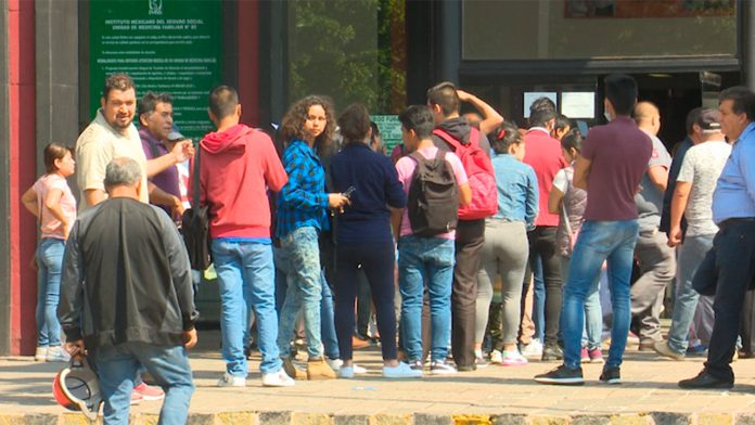 Ciudadanos molestos por la mala planeación de atención a la UMF 80 del IMSS