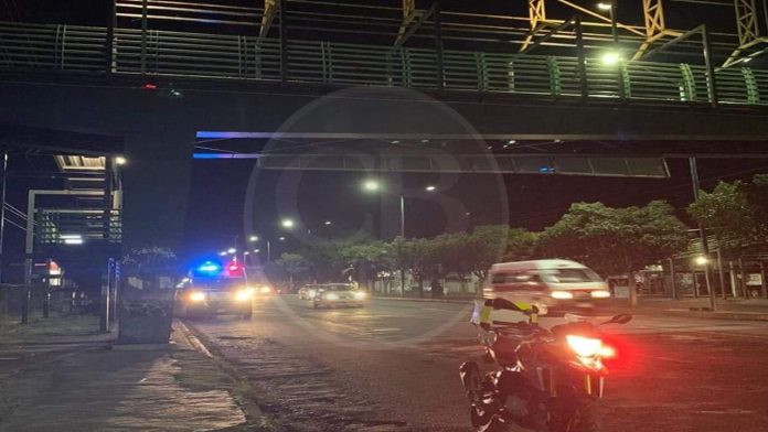 A sus 16 años se quiso aventar de un puente peatonal del libramiento de Morelia