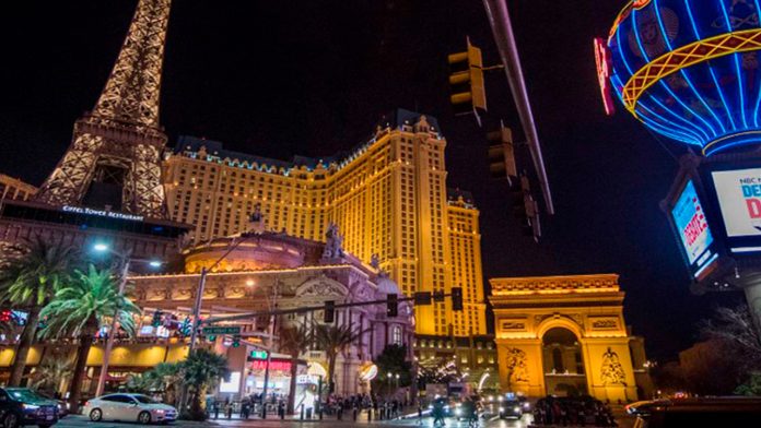 Strip de Las Vegas cierra sus puertas al público