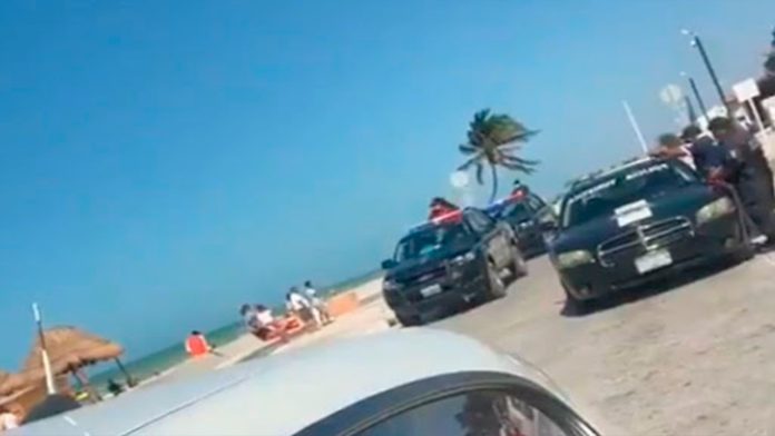 Desalojan play en Yucatán; “No son vacaciones”