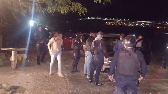 Morelia: Ignoran cuarentena y realizan fiesta; terminan en barandilla