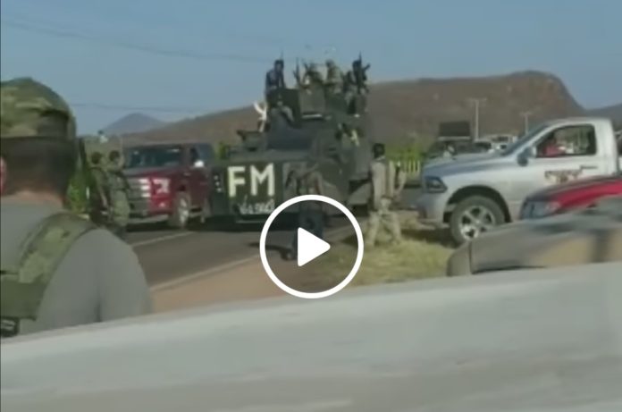 Video: Captan sicarios fuertemente armados en carreteras michoacanas
