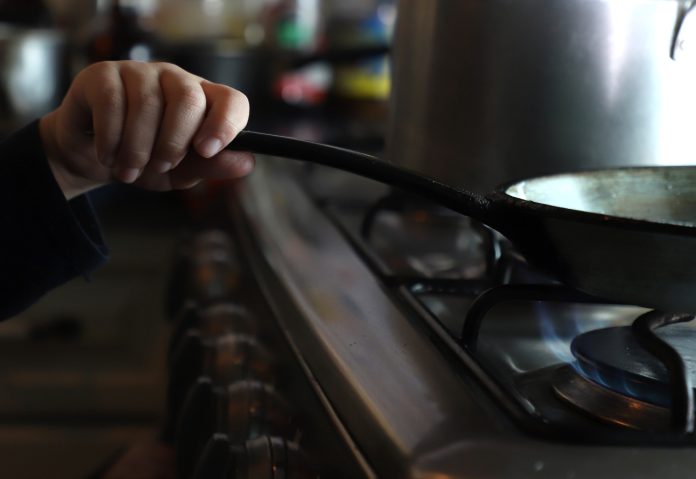 Las niñas y niños son más propensos a sufrir lesiones por quemaduras, ahogamientos y envenenamientos