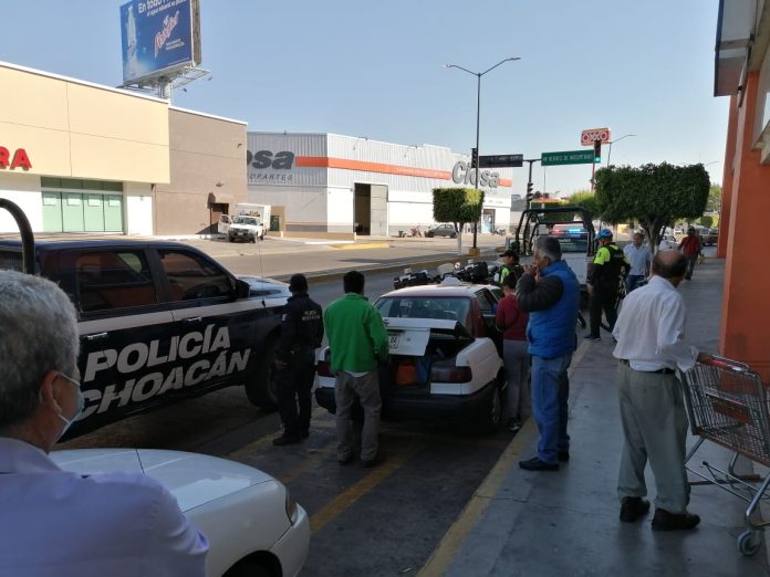 Hombre es detenido en Chedraui por robo de productos