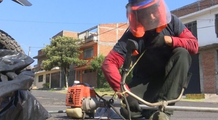 Morelianos siguen haciendo la lucha para llevar un sustento económico a casa