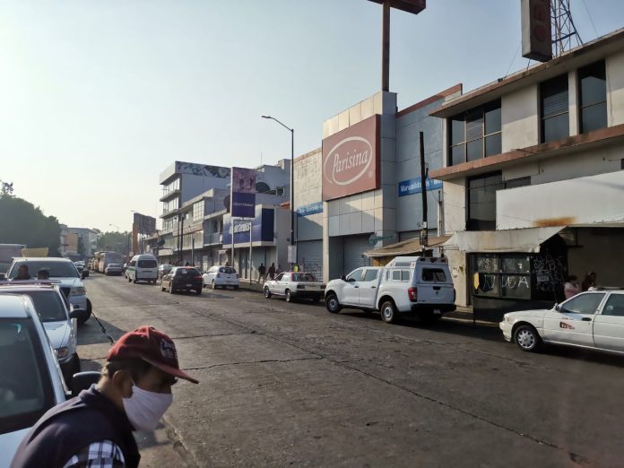 Gobierno de Morelia acuerda medidas preventivas con comerciantes semifijos de la Lázaro Cárdenas