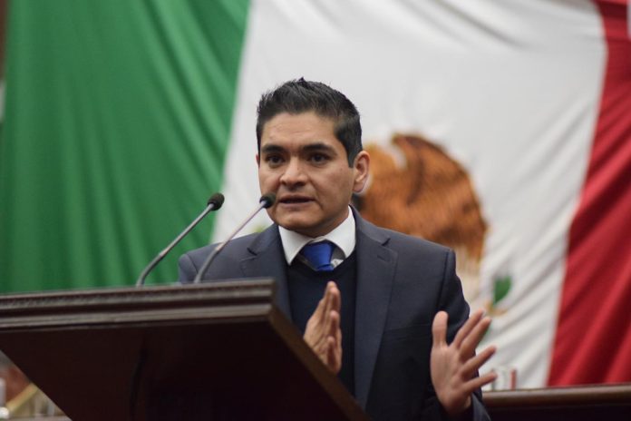Indignante la condición en la que el Gobierno Federal atiende el Covid-19 en el IMSS de Zacapu: Arturo Hernández