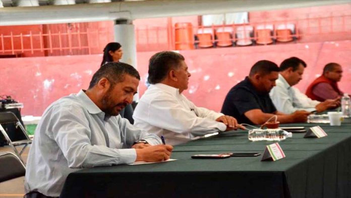 Llama Víctor Báez a microempresarios y trabajadores a utilizar racionalmente créditos apoyos que ofrece el gobierno federal.