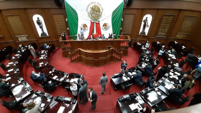 Diputados se reúnen con autoridades sanitarias para marcar ruta de trabajo contra Covid-19.