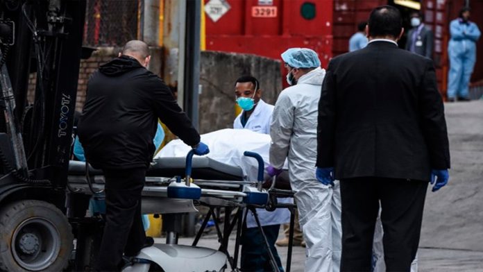 EE.UU. es el primer país que registra más de 2 mil muertos por Covid-19 en un día