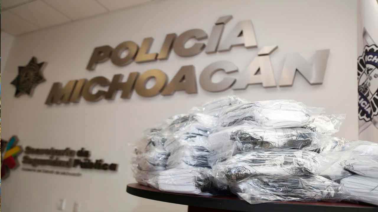 Recibe SSP 13 mil cubrebocas donados por Cadena Comercial OXXO Recibe SSP 13 mil cubrebocas donados por Cadena Comercial OXXO