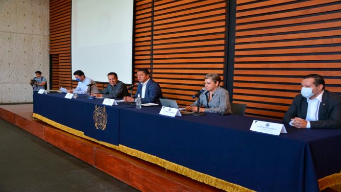 Comunidad nicolaita sostiene reunión con autoridades para exigir insumos y capacitaciones para el área de salud