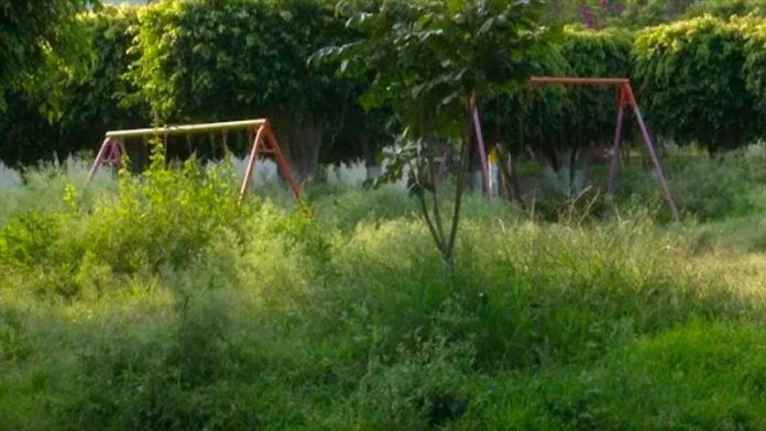 Continúa deteriorado el parque Fray Antonio de San Miguel, vecinos denuncian.