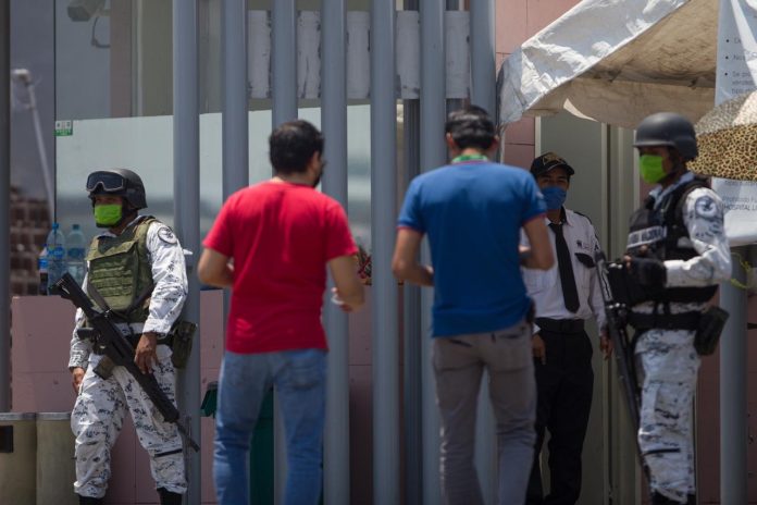 Se intensifican las labores de seguridad en hospitales de Michoacán