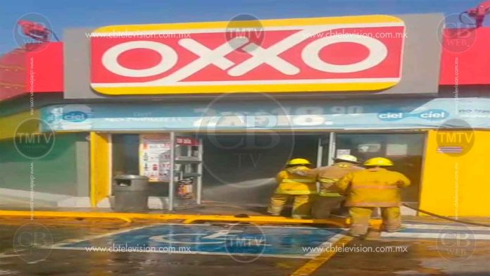 Le prenden fuego a un Oxxo en Múgica