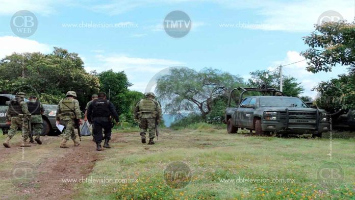 Dos muertos y cinco detenidos en Aguililla tras topón con la milicia