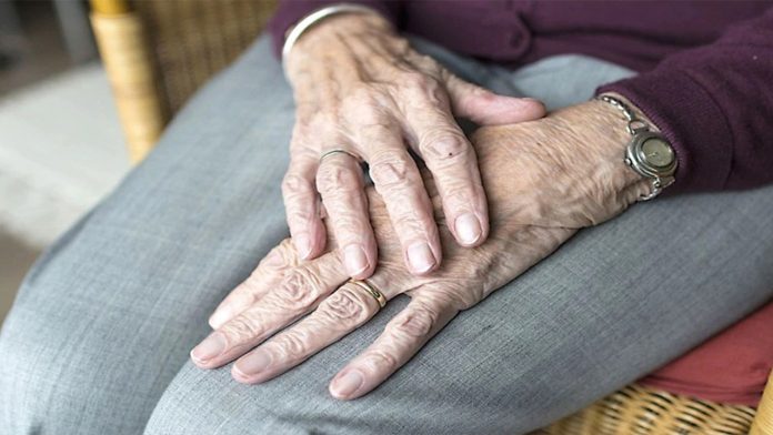 Michoacán: Asaltan a #abuelitos tras cobrar sus pensiones