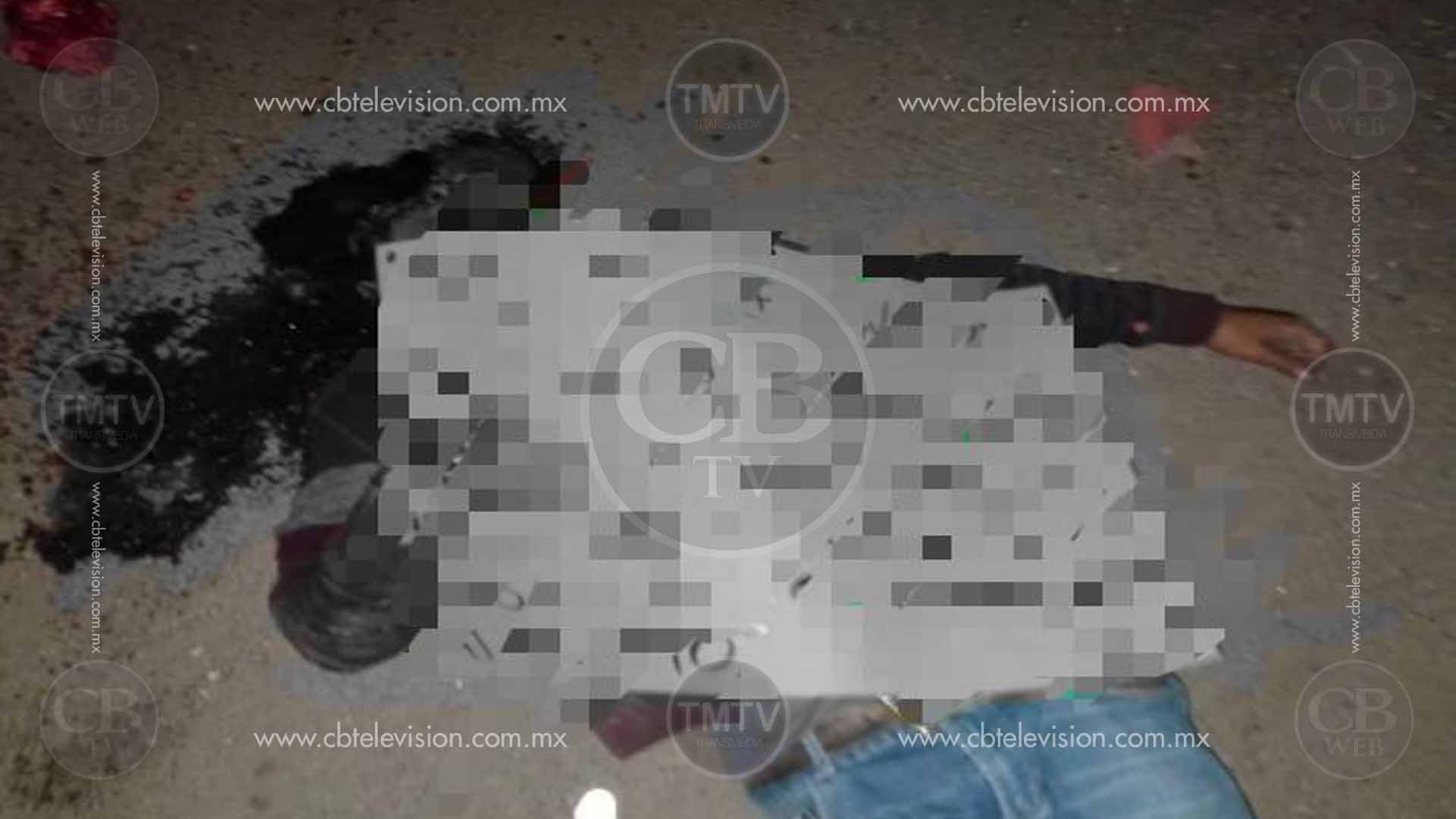 Michoacán: Abandonan ejecutado con cartulina en la carretera Michoacán: Abandonan ejecutado con cartulina en la carretera