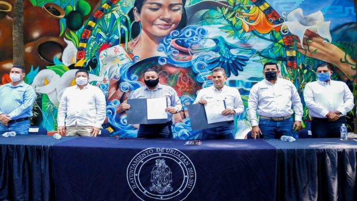 Víctor Manríquez firmó el convenio del esquema Proagua 2020