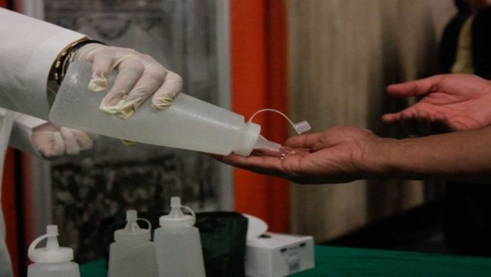 México: Hombre muere tras tomar refresco con gel antibacterial