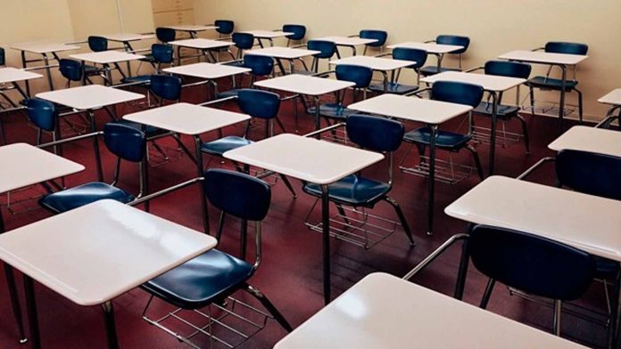 Papás no pueden pagar colegiaturas; Profeco pide reducir costos 25 por ciento