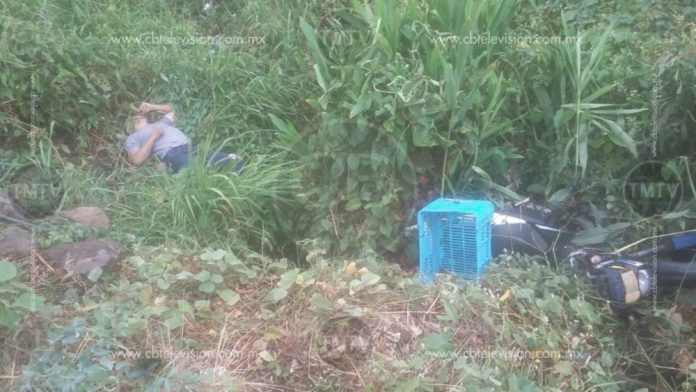 Derrapa en su moto y muere por no traer casco protector